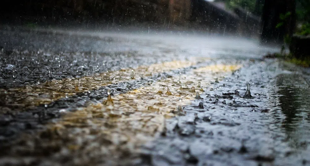 Оранжев код за валежи утре, има опасност от наводнения