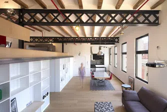 Запустяла текстилна фабрика сега е уютен дом