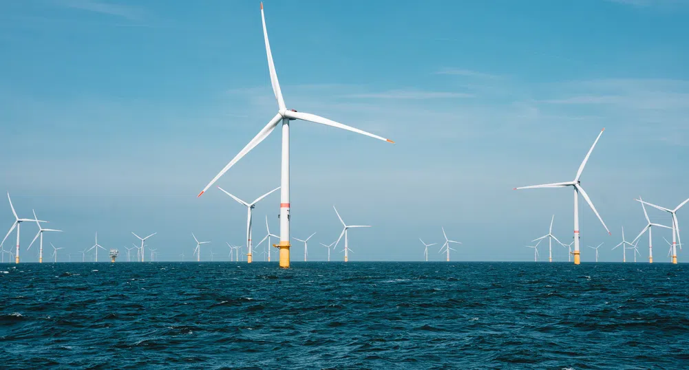 „Перфектна буря“ препъва сектора на офшорните вятърни електроцентрали
