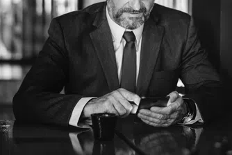 Защо големите компании не признават, че уволняват шефовете си?