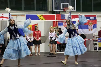 Национални танци, храна и позитивни емоции в АУБ