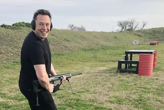 Безскрупулен и несръчен: Оценките за Илон Мъск след първата година в X