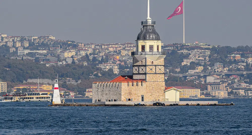 Танкер спря движението през Босфора