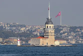 Танкер спря движението през Босфора