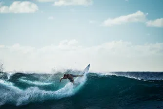 Мъж превръща кози в сърф инструктори (снимки и видео)