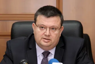 Сотир Цацаров подава оставка