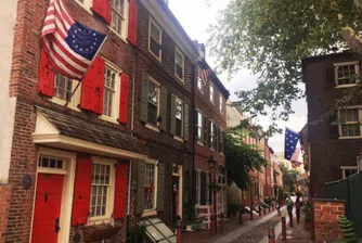 Разходка по най-старата жилищна улица в Щатите