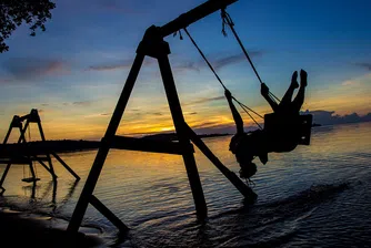 Поколението Z няма пари, а пътува много. Как?