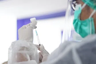 Риск от нов щам: Водещи компании подготвят ваксини срещу птичи грип за хора