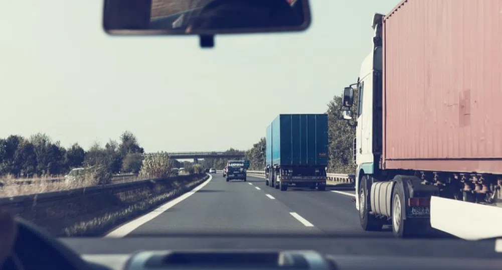 Километрични опашки от камиони на границата с Гърция