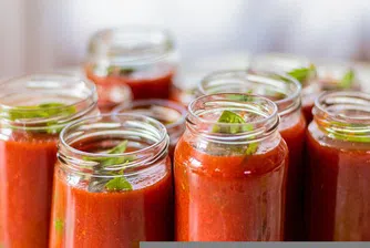 Българинът прави по-малко зимнина тази година заради високите цени