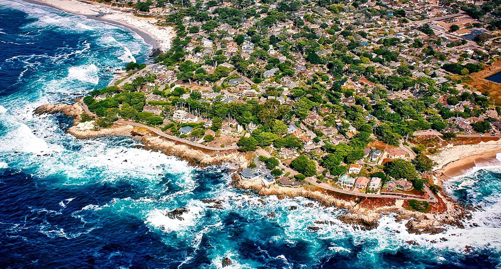 Резиденцията на Бети Уайт в Кармел се продава за 7.95 млн. долара (видео)