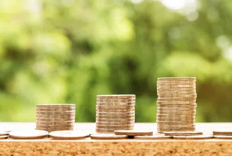 Кредитирането забавя темповете на растеж през ноември