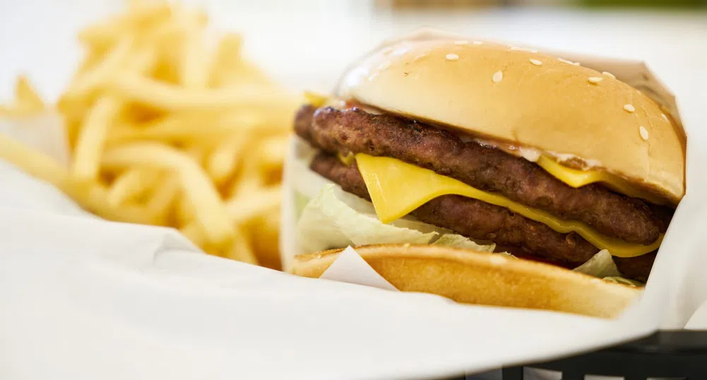 Как цената на бургерите демонстрира силата на щатския долар?