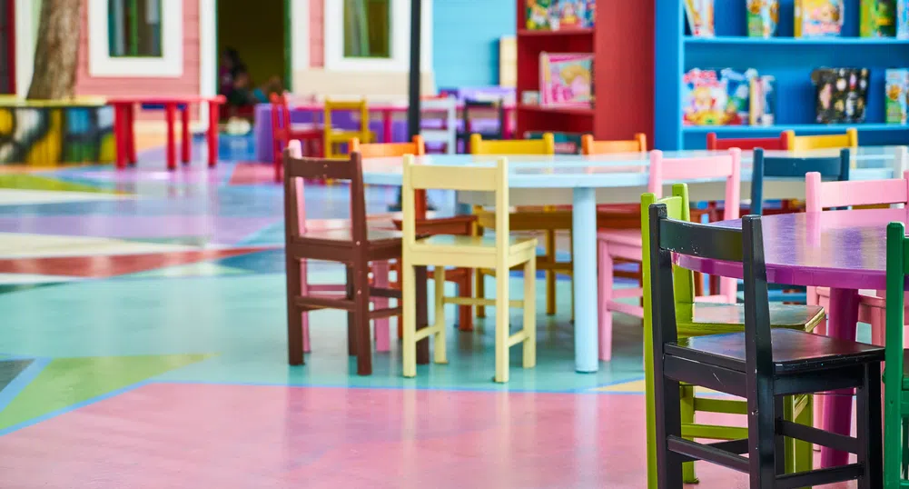 Над 5000 деца чакат за прием в яслените групи в София