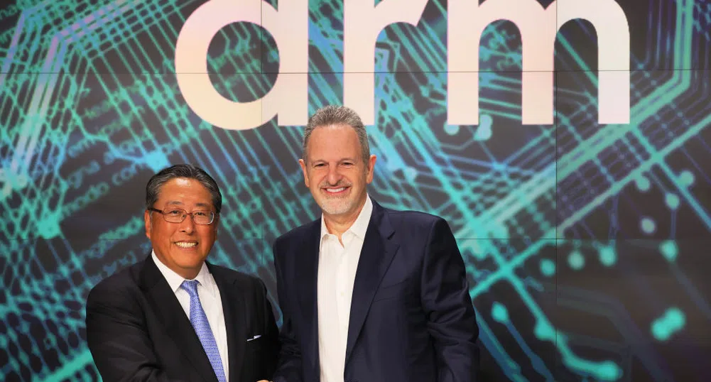 $65 млрд.: Дизайнерът на чипове Arm поскъпна с 25% при дебютното си IPO