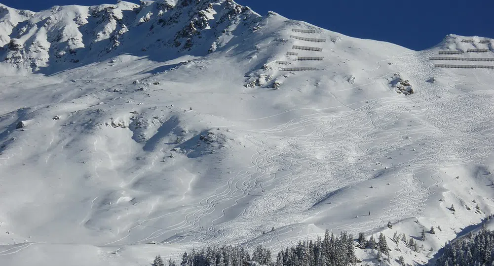 Лавина уби сноубордист в Пирин