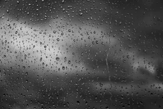 Жълт код за дъжд за цяла България, застудява