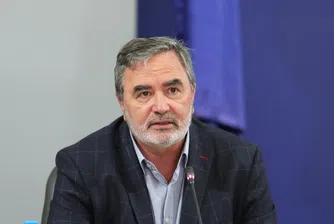 Доц. Ангел Кунчев ще препоръча забавяне на разхлабването на мерките