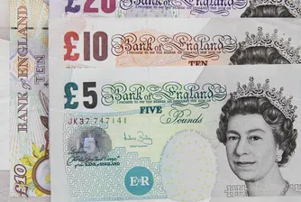 Оставката на британския министър за брекзит обезцени паунда с 1%