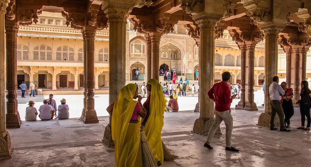 В Индия смъртните случаи, свързани с коронавируса, са вече над 100 000