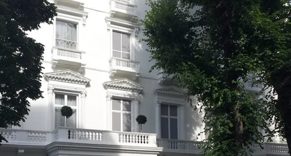 Осем фалшиви сгради, които всъщност са тайни портали