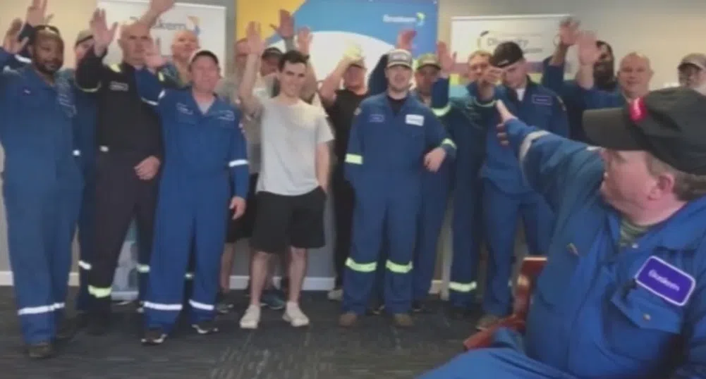 Над 40 служители живяха и работиха в завод 28 дни без прекъсване