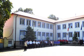 Обновяват 43 полицейски управления и противопожарни служби