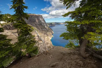 Едно от най-красивите езера крие потънала гора под кристално чисти води