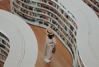 Хиляди автори искат възнаграждения от собствениците на AI чатботове