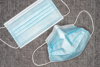 Испания - с маска в парка и на плажа