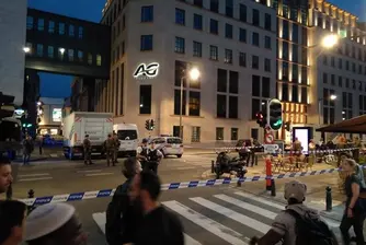 Мъж нападна с нож войници в Брюксел