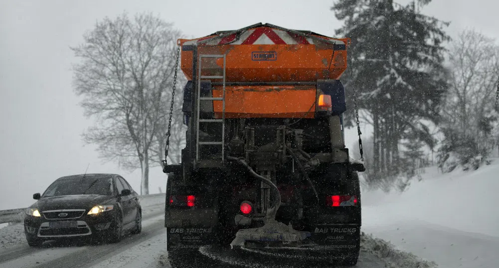 АПИ: Над 140 машини обработват републиканските пътища