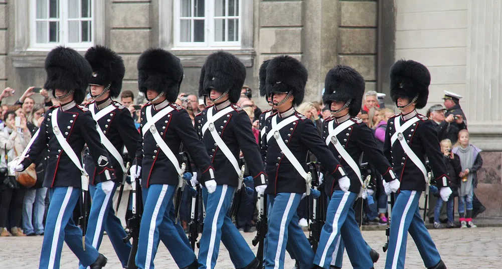 Кралските гвардейци масово с наркотици в кръвта