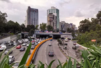 Гигантска дупка зейна в един от най-големите градове в света