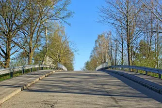 АПИ стартира обществена поръчка за мантинели за 40.2 млн. лв.