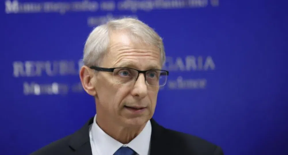 Министър Денков отново сред най-добрите 2% учени в света