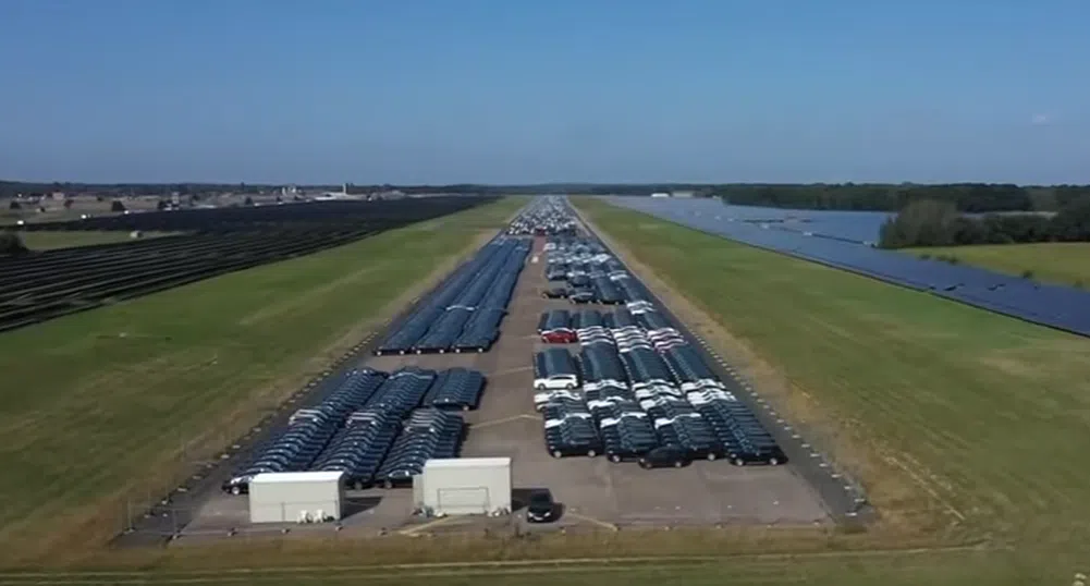 Гробище за нови Mercedes-и