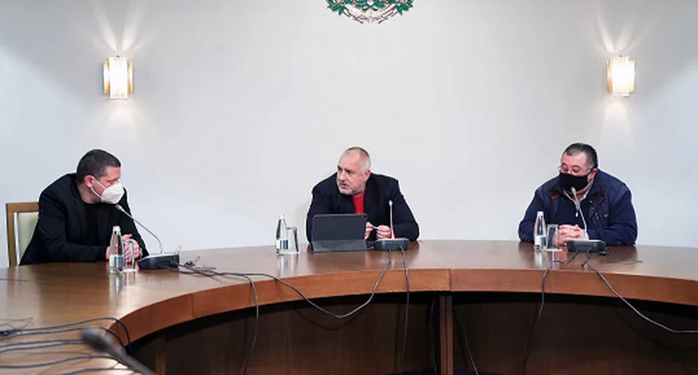 Отпуснаха 220 000 лв за почистване на отпадъците от коритото на река Искър