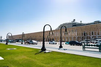 Пристанището за 500 милиона долара, което се превърна в атракция