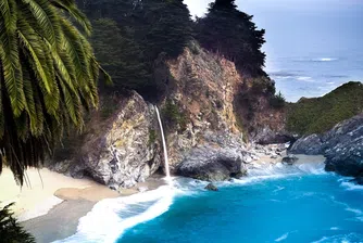 Седем впечатляващи водопада, които се срещат с морето