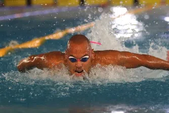 Най-добрият български плувец е с коронавирус