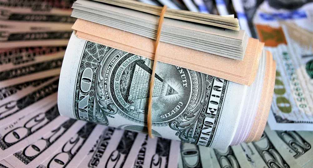 Доларът запазва позиции преди данните за инфлацията в САЩ