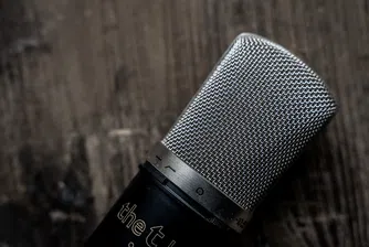 Facebook събира аудио записи от гласови чатове на потребители