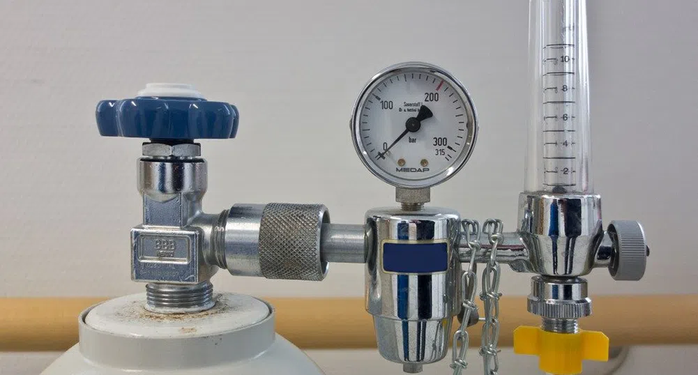 Здравеопозването в 19 страни на изкуствено дишане заради липса на кислород