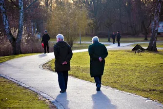 Ниските лихви и рецесията поставят под риск бъдещето на пенсионерите