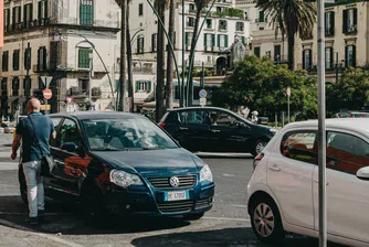 Прототип на хибридна кола избухна и уби двама души в Неапол