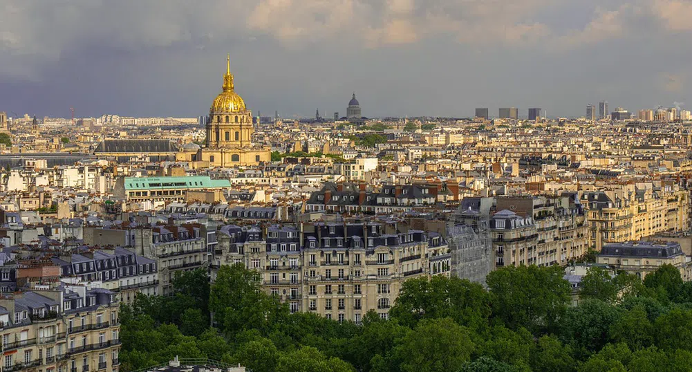 Един човек загина и друг е ранен при стрелба пред болница в Париж