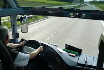 Държавата подпомага автобусните превозвачи с 30 млн. лв.