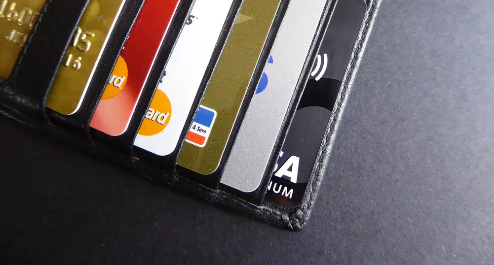 Американците затъват в дългове по кредитните си карти